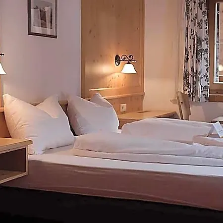 Hotel Tirolerhof - Inklusive Super Sommer Card Serfaus